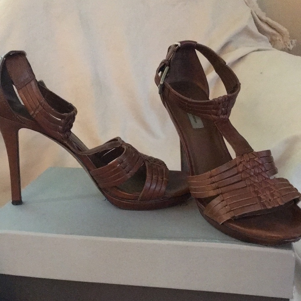 Nordstrom brand, Classiques entier slight platform